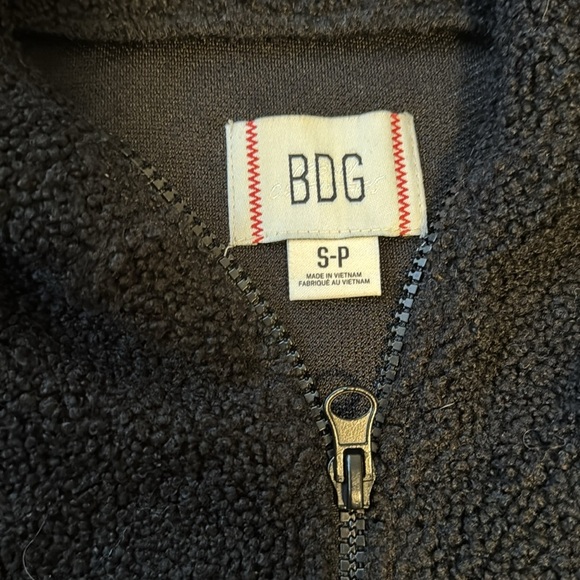 Urban Outfitters BDG Black Fleece Cropped Quarter-Zip Pullover w/ Balloon Sleeve - Picture 3 of 5